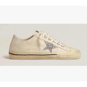 Golden Goose V Star 2 Sneakers(PLEASE REQUEST YOUR SIZE FOR PURCHASING)